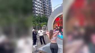 Girl Nude boobs Flashed The Portal In New York And Dublin video