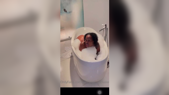 Zmeenaorr Nude Nipples Teasing In Bathtub Leaked Porn Video