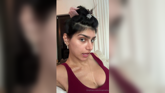 Mia Khalifa Nude Boobs Out Teasing Her Feet Leaked Ppv Onlyfans