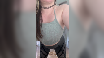 Curvyllama Stripping Off Yoga Pants And Playing With Nude Nips Leak Onlyfans Porno