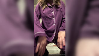 Christina Khalil Long Sleeve Pjs Droped And Flashed Booty latest Leak Porn