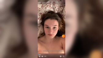 Realcarlyjane Fully Naked On Bed Making Herself Wet Leaked Onlyfans Video