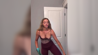 Woah Vicky Nude Nipples Slip On Live Leaked Video